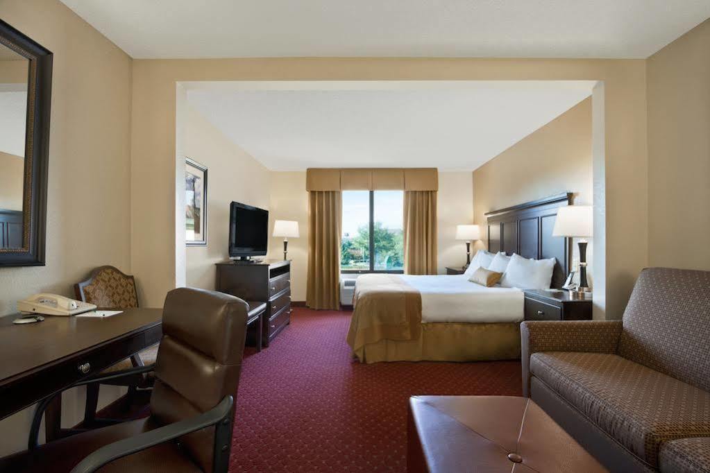 Spark By Hilton Greensboro Dış mekan fotoğraf